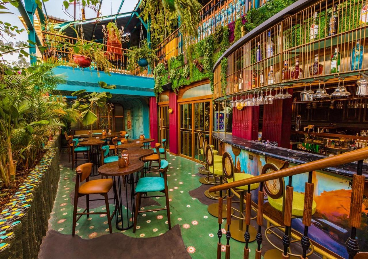 Goldfinch Hotel Мумбай Екстериор снимка