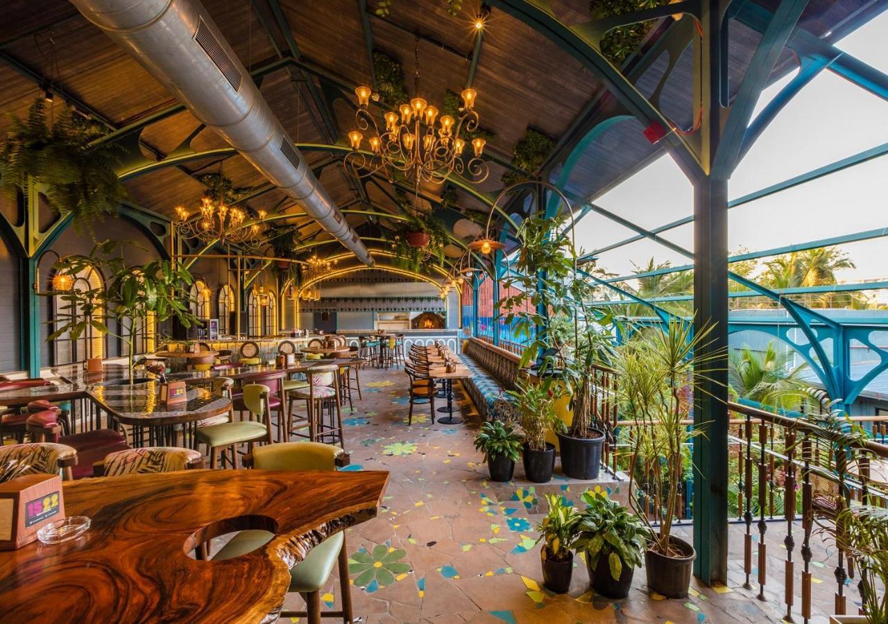 Goldfinch Hotel Мумбай Екстериор снимка
